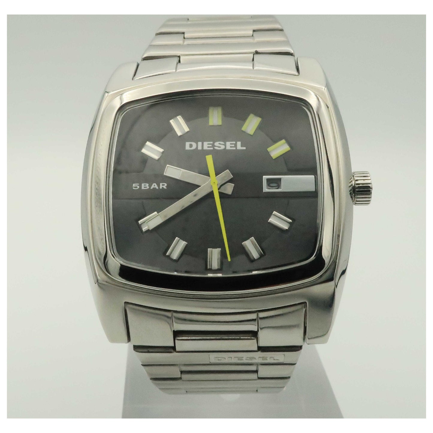 Front view of Diesel Bracelet Men's Japanese Quartz (Battery-Powered) Watch DZ1556-PO