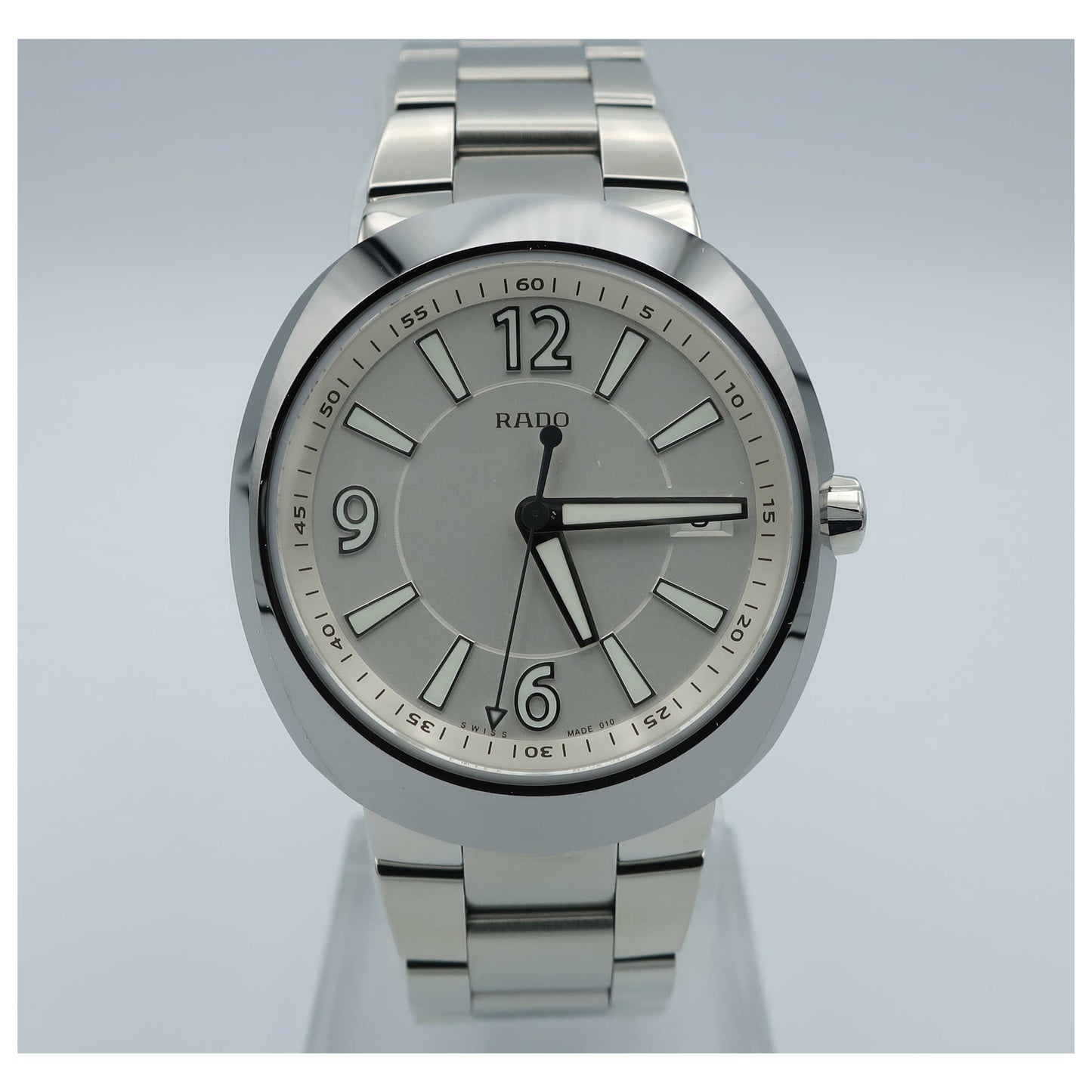 Front view of Rado D-Star Men's Swiss Quartz (Battery-Powered) Watch R15945103-SD