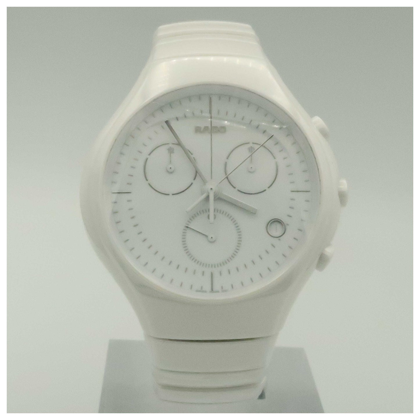 Front view of Rado Rado True Men's Swiss Quartz (Battery-Powered) Watch R27832012-SD