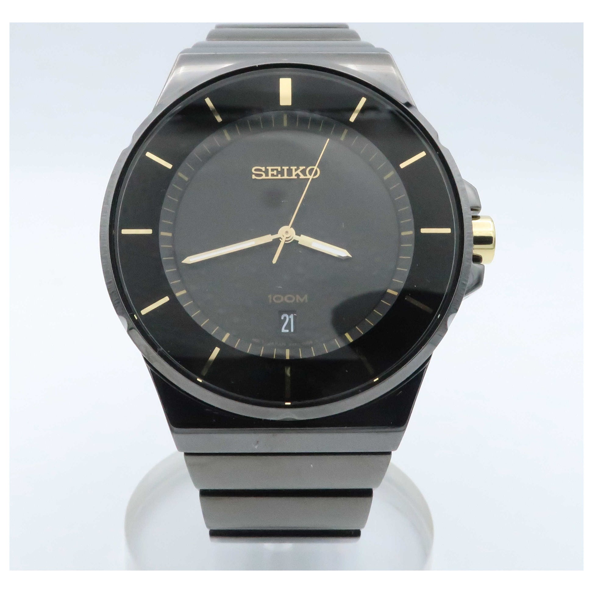 Front view of Seiko Bracelet Men's Japanese Quartz (Battery-Powered) Watch SGEG19-PO