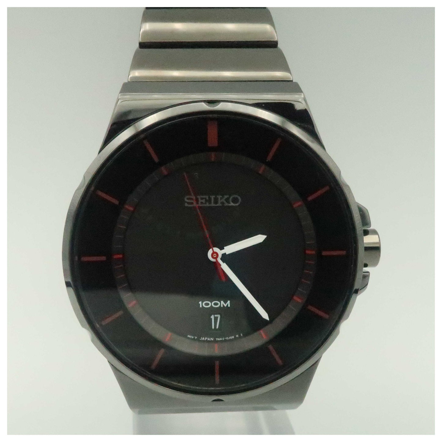 Front view of Seiko Bracelet Men's Japanese Quartz (Battery-Powered) Watch SGEG25-PO