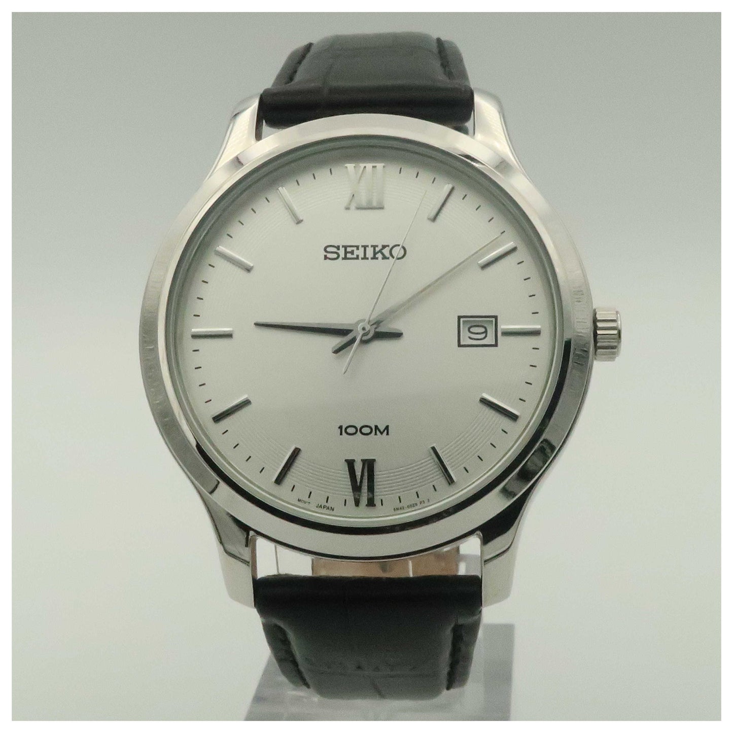 Front view of Seiko Special Value Men's Japanese Quartz (Battery-Powered) Watch SUR225-PO
