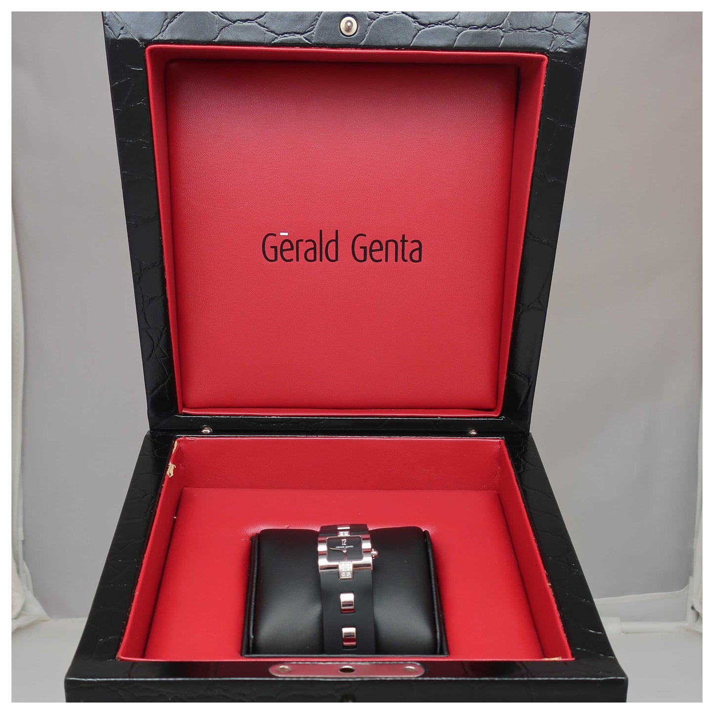 Gerald Genta Vanity Women's Swiss Quartz (Battery-Powered) Watch SVNB10204CABDS11-SDB - Image #6