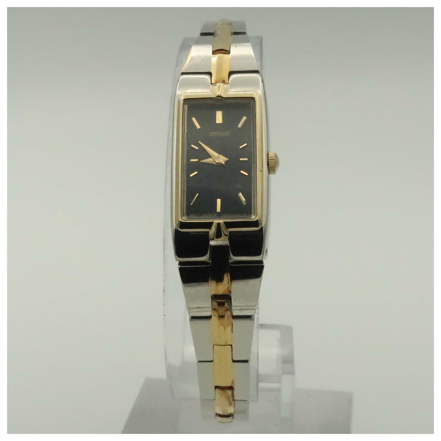 Front view of Seiko Bracelet Women's Japanese Quartz (Battery-Powered) Watch SZZC42-PO