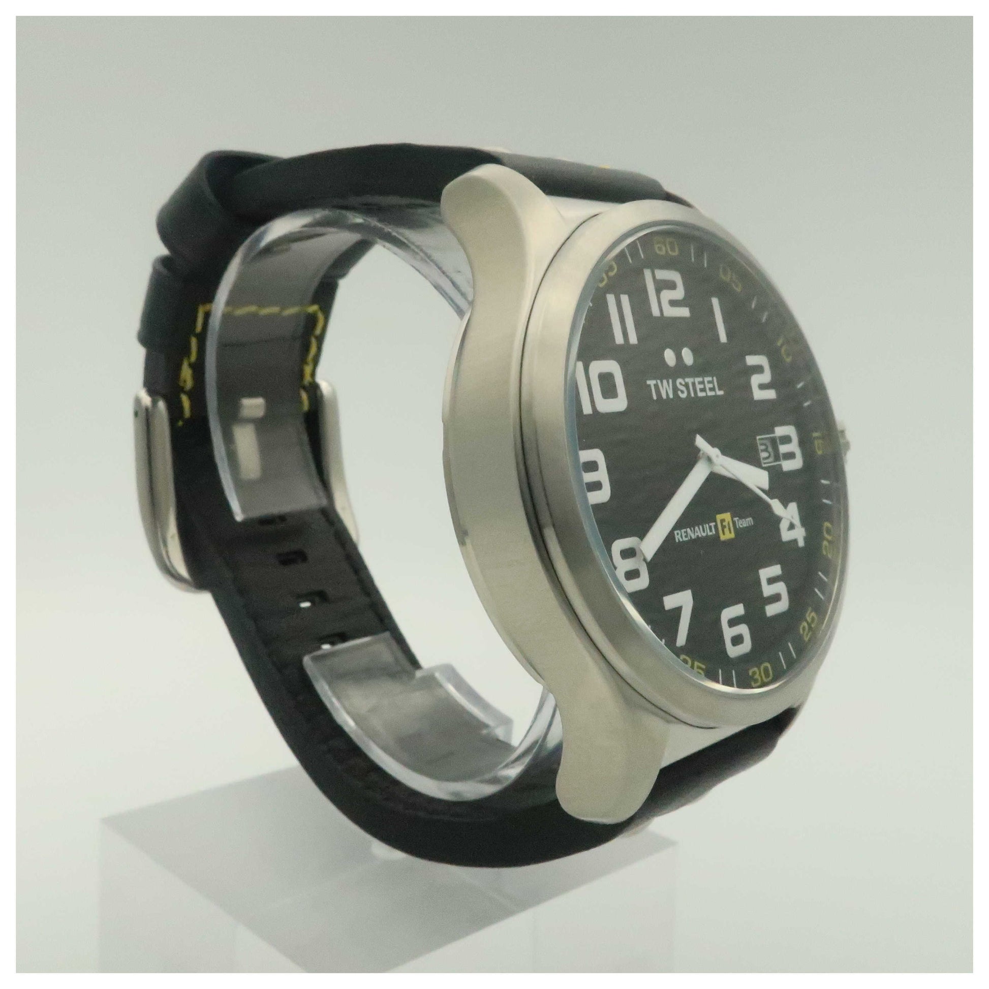 TW Steel Renault F1 Team Pilot Men's Quartz Watch TW671-SD - Image #3