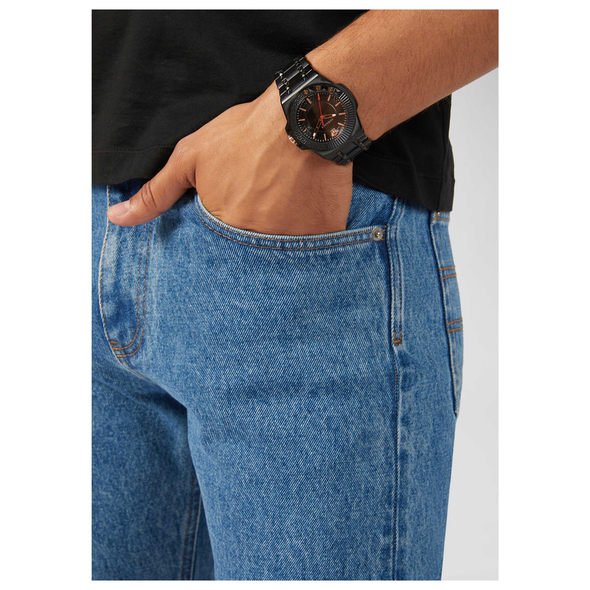 Right view of Versace Chain Reaction Men's Quartz Watch VEDY00719